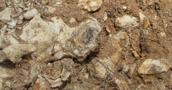 Un mélange d’argile et de silex.